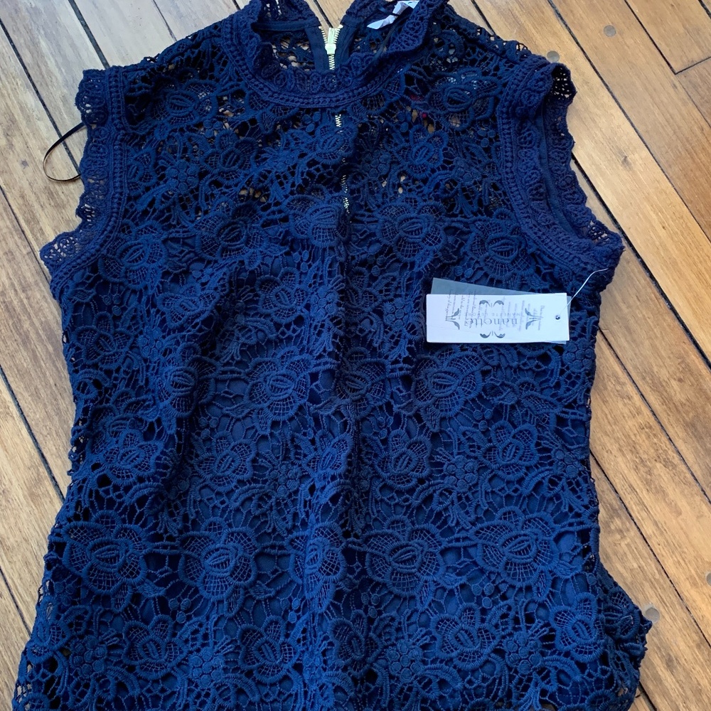 Nanette Laporte back zip lace  top. NWT.‎ Retail 98